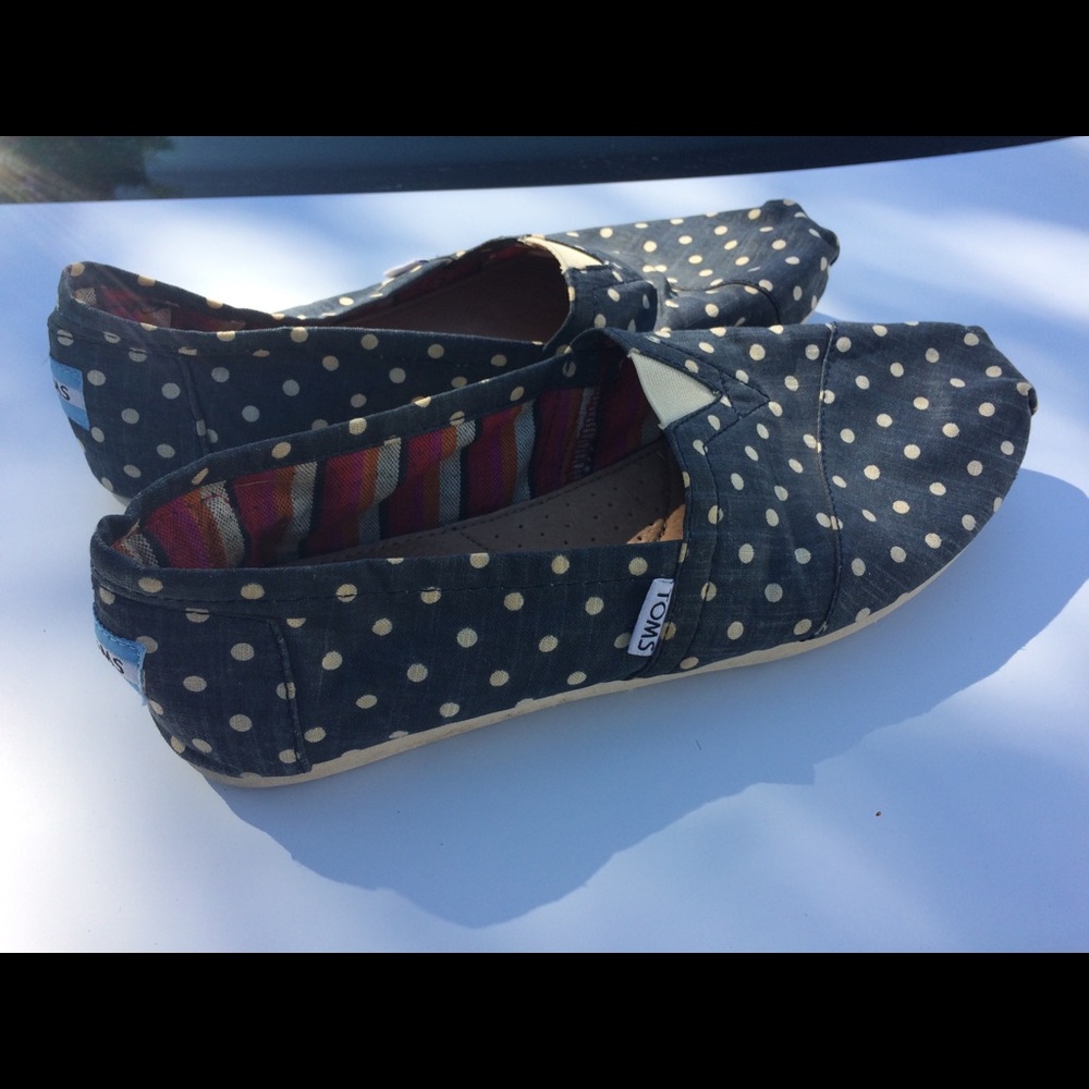 CLASSIC BEAUTIFUL STYLISH TOMS LIKE NEWNEWNEW!!!